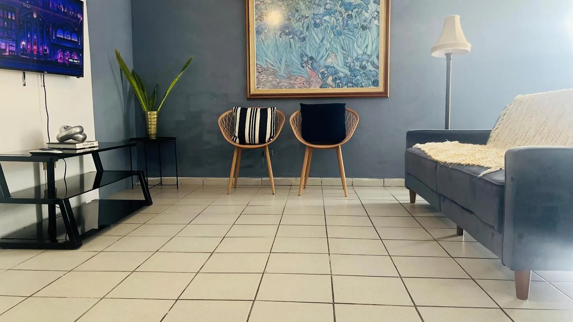 Local Nest In San Juan Apartment